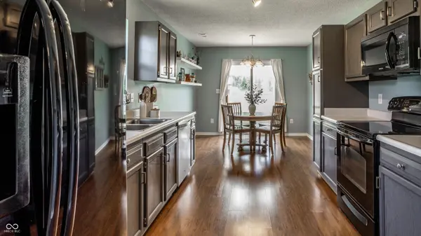 15517 Wandering WAY, Noblesville, IN 46060