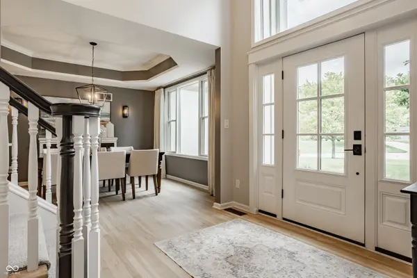 7165 Fox Hollow RDG, Zionsville, IN 46077