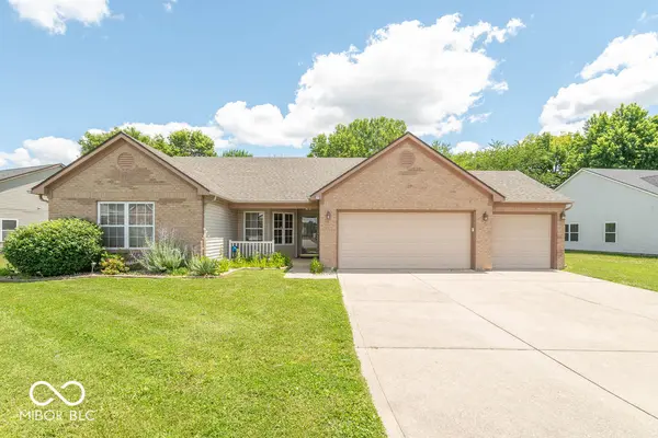 911 Port DR, Avon, IN 46123