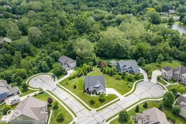 910 Viking Sunrise LN, Westfield, IN 46074