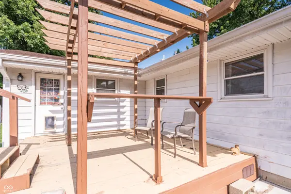 618 Holiday DR, Seymour, IN 47274