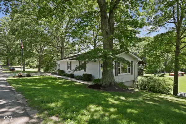 1529 Upper Schooner RD, Nashville, IN 47448