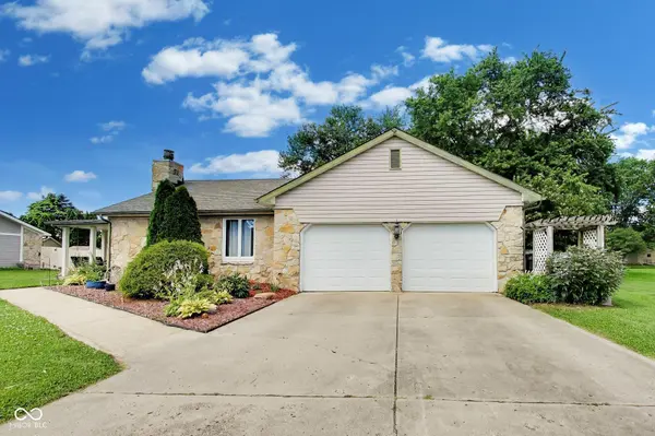 6768 W Brier Creek DR, New Palestine, IN 46163
