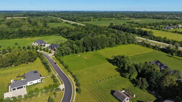 7753 Beck LN, Zionsville, IN 46077