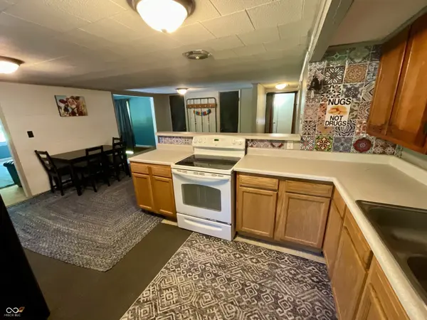 1526 Freeman RD, Spencer, IN 47460