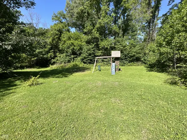 1526 Freeman RD, Spencer, IN 47460