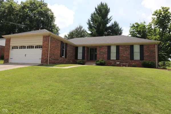 540 Cedar LN, Batesville, IN 47006