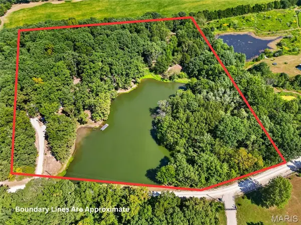 26193 Deer Lake DR, Warrenton, MO 63383