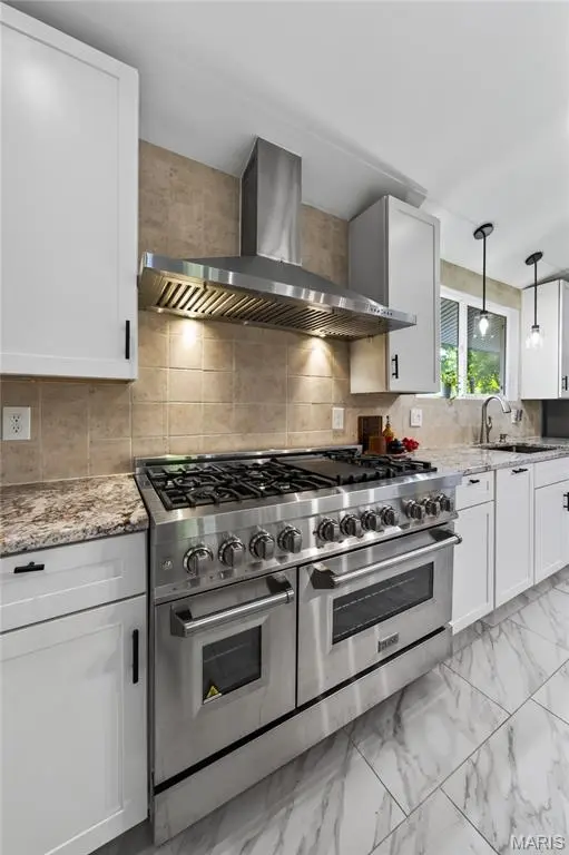 202 Rue Grand DR, Lake St Louis, MO 63367