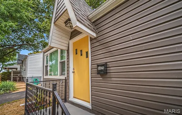 9425 Ridge AVE, St Louis, MO 63114