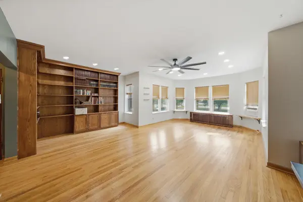 2640 W Logan BLVD #102, Chicago, IL 60647