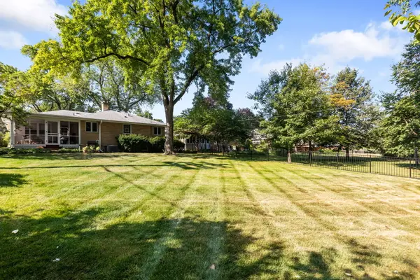 116 Sturtz ST, Barrington, IL 60010