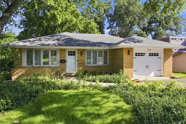 116 Sturtz ST, Barrington, IL 60010
