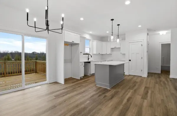 543 Scenic View Avenue, Valparaiso, IN 46385