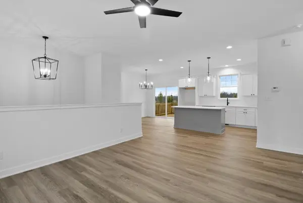 517 Scenic View AVE, Valparaiso, IN 46385