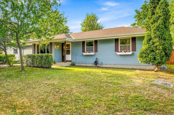 7428 Concerto Curve NE, Fridley, MN 55432