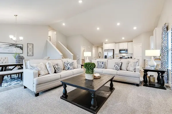17444 Dulles LN, Lakeville, MN 55044