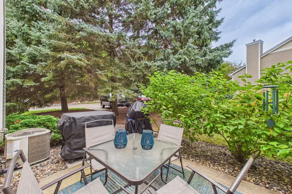 5965 Wedgewood LN N #55, Plymouth, MN 55446