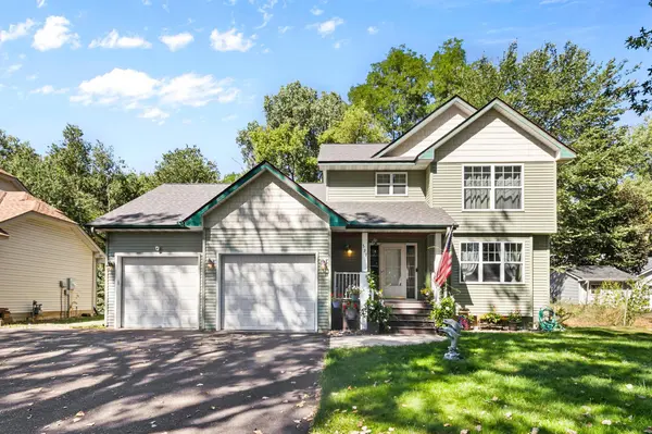 379 Wheelock Pkwy E, Saint Paul, MN 55130
