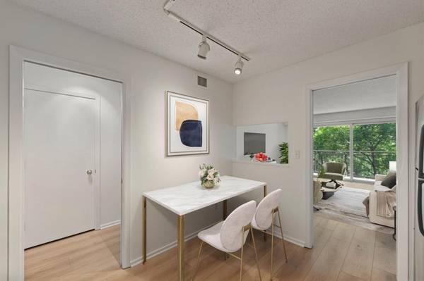 210 W Grant St #607, Minneapolis, MN 55403