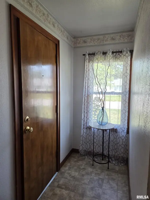 741 BOBBY AVE, Macomb, IL 61455