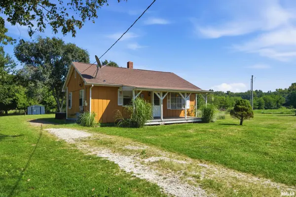 395 S FULTON ST, Banner, IL 61520