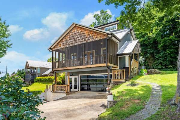 8223 Snow Hill Road, Ooltewah, TN 37363