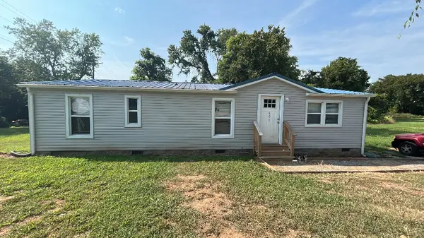 601 Moores Dr, Hopkinsville, KY 42240