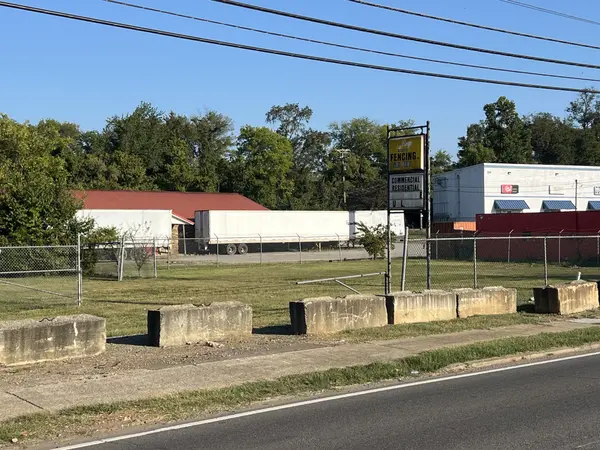 1356 College St, Clarksville, TN 37040