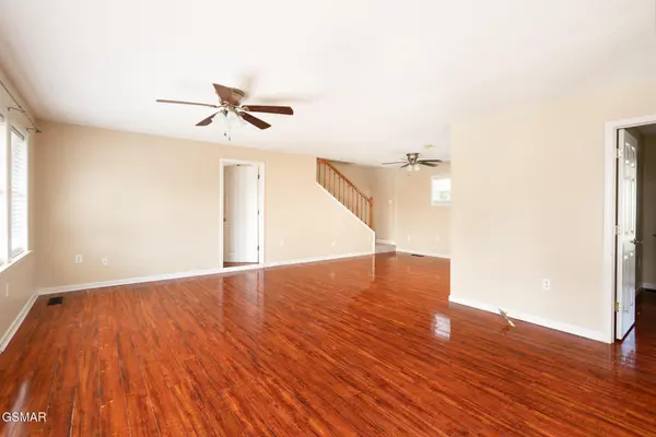 920 Oakwood Drive, Dandridge, TN 37725