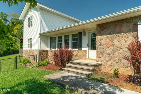 920 Oakwood Drive, Dandridge, TN 37725