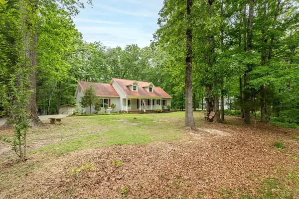 979 Paige Dr, Lawrenceburg, TN 38464