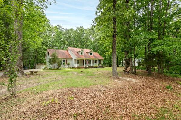 979 Paige Dr, Lawrenceburg, TN 38464