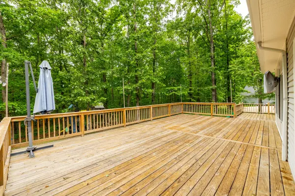 979 Paige Dr, Lawrenceburg, TN 38464