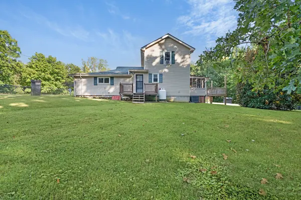 860 Potters Ln, Clarksville, TN 37040