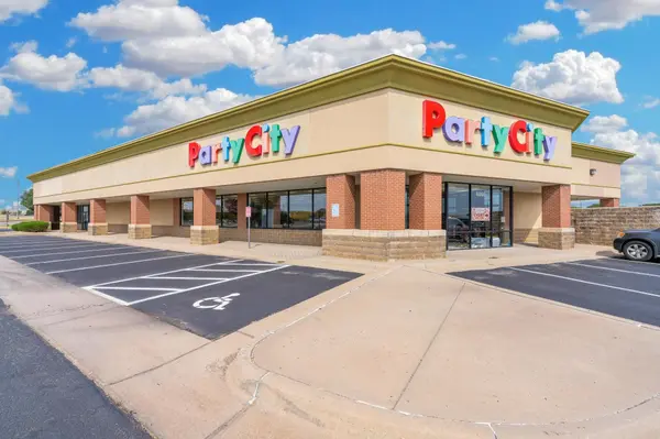 6866 W Kellogg Dr, Wichita, KS 67209