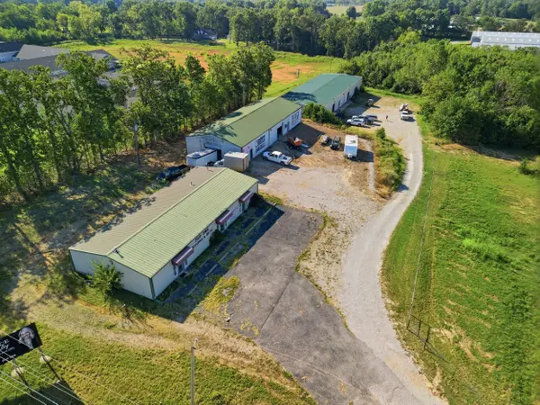 1398-1402 S Valley RD, West Plains, MO 65775
