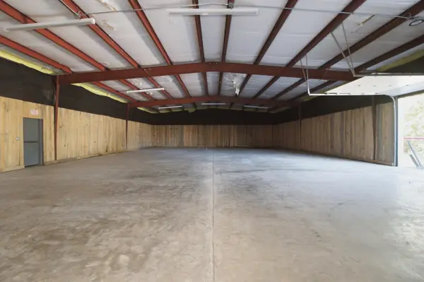1402 S Valley RD, West Plains, MO 65775