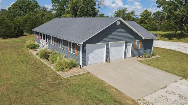 18505 E 1000 RD, Stockton, MO 65785
