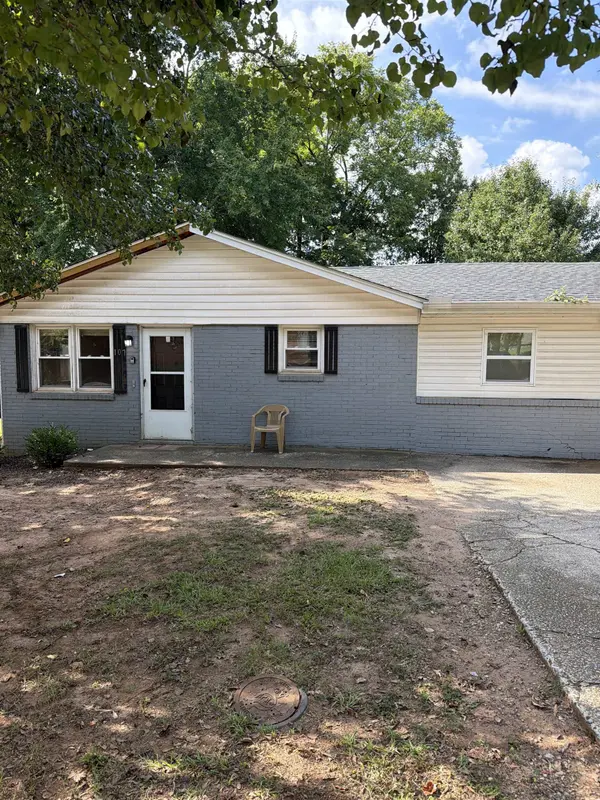 107 Blossom DR, Greenville, SC 29605