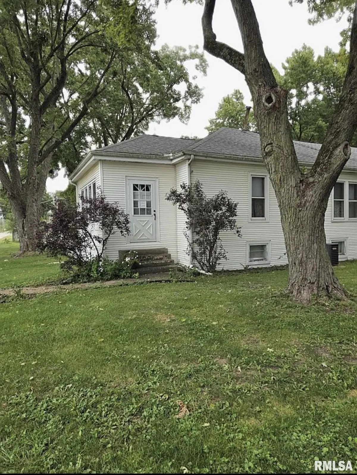 2800 S 13TH ST, Springfield, IL 62703