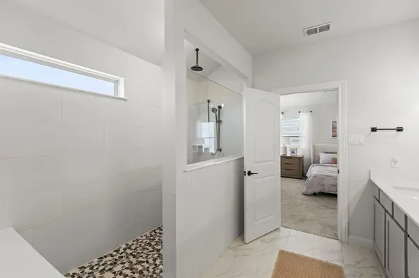 330 Purple Heart DR, Buda, TX 78610