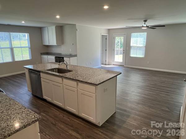 4320 Bowline DR, Charlotte, NC 28269