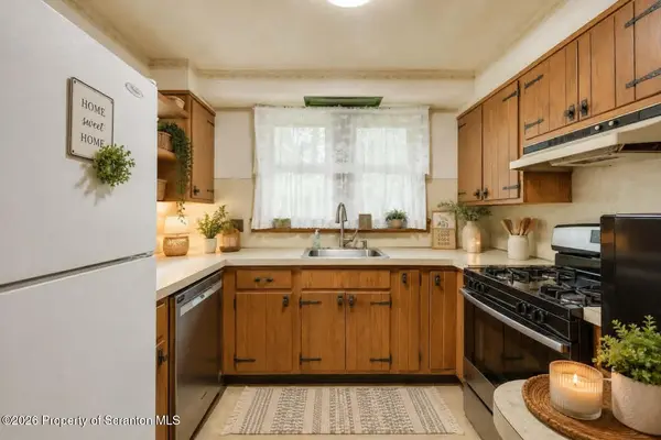 2162 Nuangola RD, Mountaintop, PA 18707