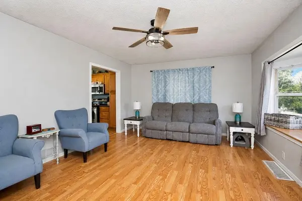 3111 NE 39th ST, Kansas City, MO 64117