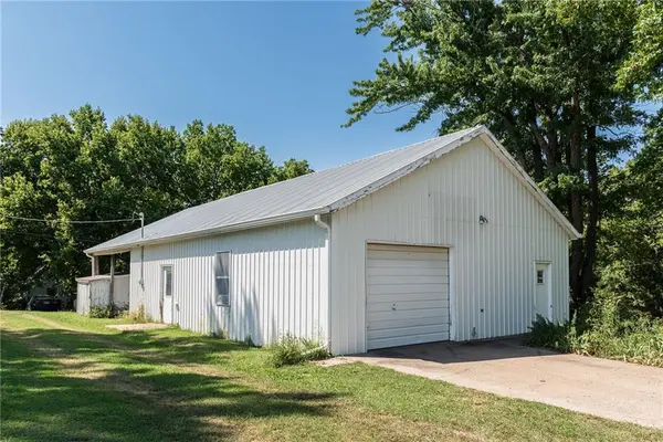 906 Sycamore ST, Valley Falls, KS 66088