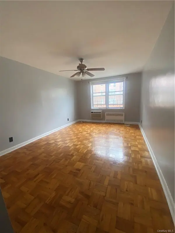 4 Sadore LN #2W, Yonkers, NY 10710