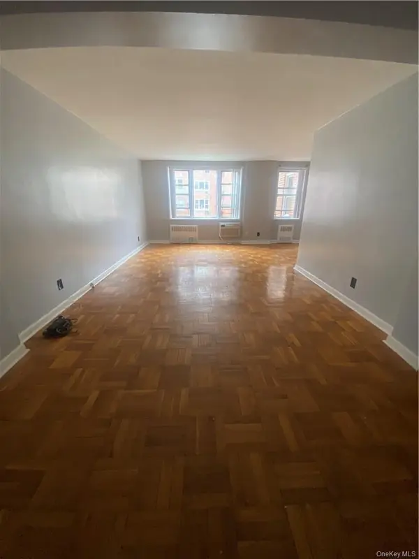 4 Sadore LN #2W, Yonkers, NY 10710