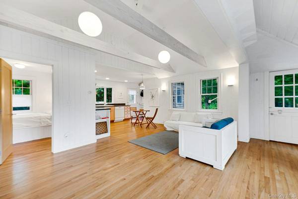 1100 (aka 702 Linnett) 7th ST, Greenport, NY 11944