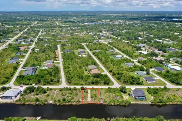 8528 SANTA CRUZ DR, Port Charlotte, FL 33981
